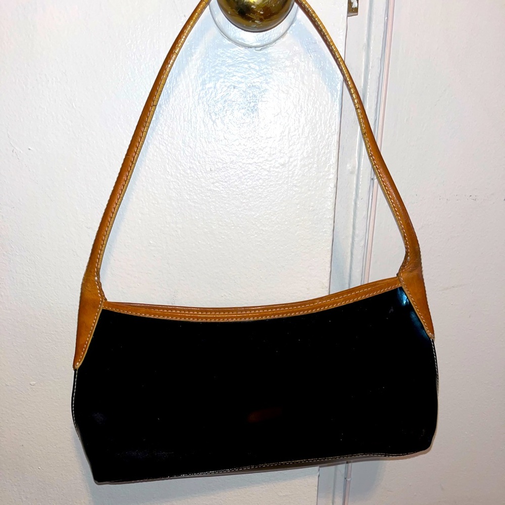 Patent leather shoulder bag